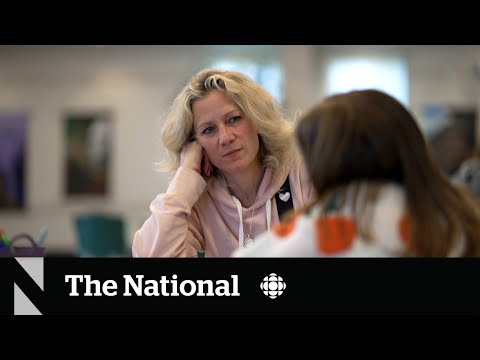 De groeiende kloof over hoe transgenderjongeren te begeleiden (CBC News)