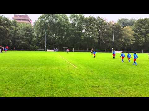 Overmaas F1 tegen Zwervers IJVV F1 - 1e wedstrijd van het nieuwe seizoen