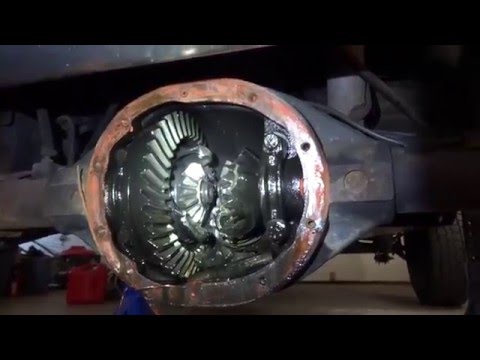 How to inspect and diagnose issues with a rear axle on a Jeep Wrangler - Dana 35