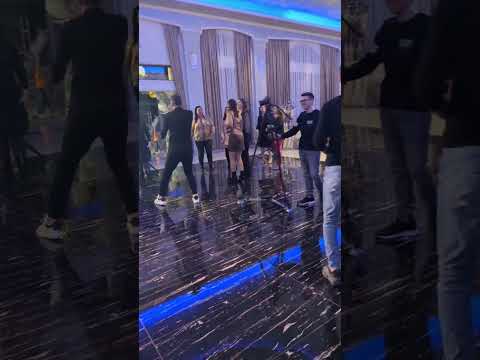 LIVE Axinte de la Vacanta Mare face  show de 8 martie