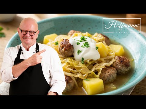 Hearty Savoy cabbage stew with meatballs – So simple, so good! | One-pot recipe @calleKocht