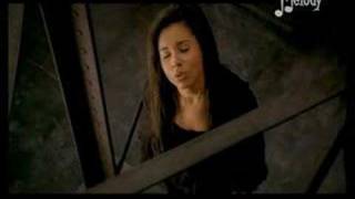 Chimene Badi, &quot;Entre nous&quot;