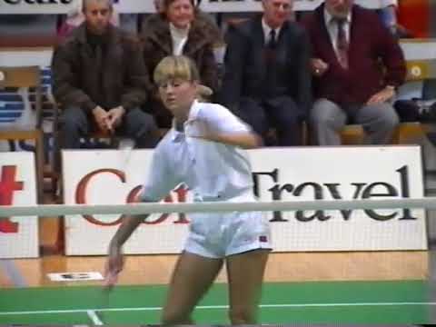 16 årige Camilla Martin slår Aalborgs Dorthe Lynge