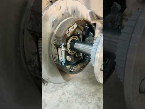 Ford crown victoria axle fitting 🔧 #mechanic #automechanic #shorts