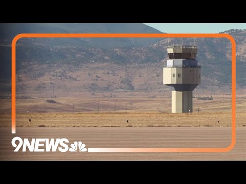 Plane safely lands itself at Colorado airport