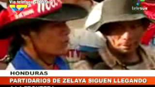 preview picture of video 'Partidarios de Zelaya continúan llegando a la frontera'