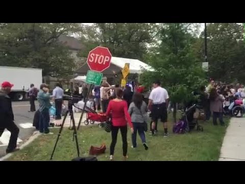 DC crowd grows outside nunciature where Pope Francis will stay