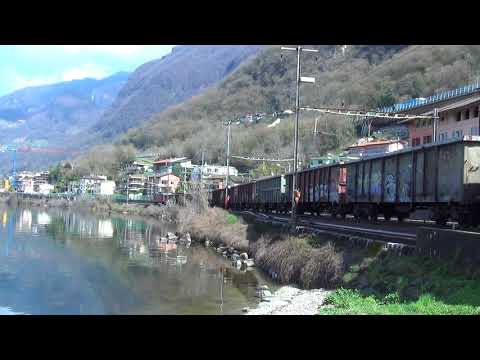 Re 4/4 SBB IN TRANSITO CON CARRI MERCI A CAPOLAGO RIVA S. VITALE (CH) 5 - 4 - 2018