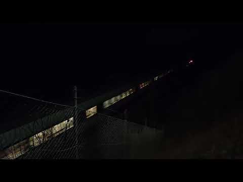 #trainspotting : Danish #IC4 train passing #fjenneslev Denmark at night - 20230229
