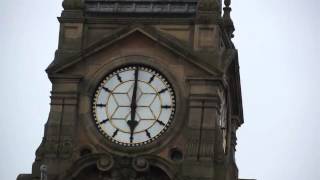 preview picture of video 'Kendal Town Hall Clock'