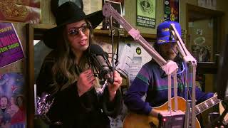Dorothy Performing "Pretty When You're High" On 95.9 The Rat