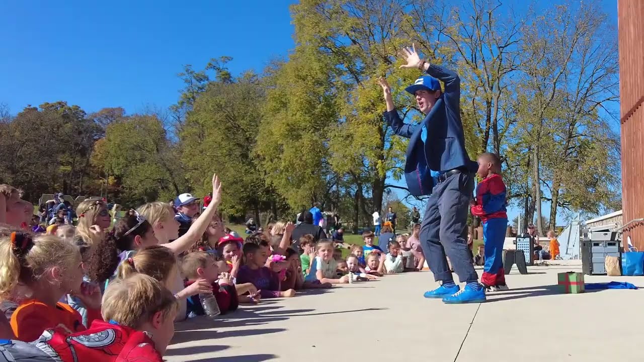 Promotional video thumbnail 4 for Drew Blue Shoes