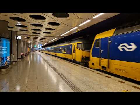 NS Netherlands 186 118+018 Departing Amsterdam Schiphol.