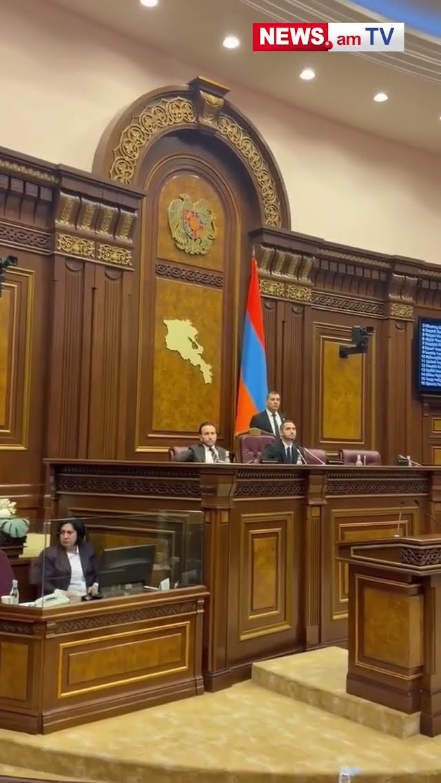 ԱԺ ծեծկռտուքին անխռով ու անհաղորդ Արայիկ Հարությունյանն ու Անդրանիկ  Քոչարյանը