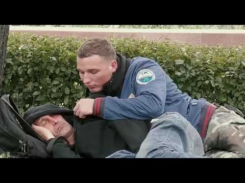 НА ЭДВАРДА БИЛА НАПАЛ БОМЖ, КОТОРОМУ ОН ПОМОГАЛ