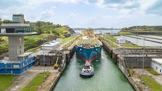 How The PANAMA CANAL works when SHIPS PASS THROUGH - Documentary 🚢