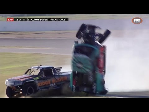 Kostecki Huge Rollover | Stadium SuperTrucks - Perth 2017