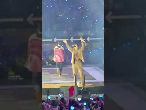 Thumbnail for kim taehyung FAN CAM FROM BTS PTD LA CONCERT 2021... subscribe for more fan camz by Concert
