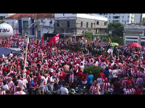 Torcida única, paz até a polícia chegar com a cavalaria...