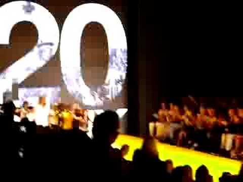 DKNY S/S 09 Runway 20th Anniversary Finale