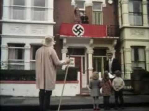 Monty Python: Hitler in England