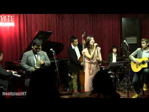 Monita Tahalea - I'll Be Fine @ Mostly Jazz 21/08/13 [HD]