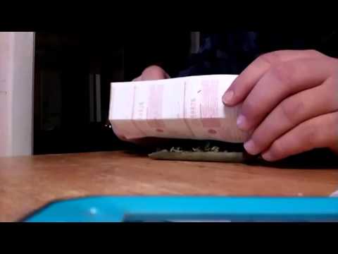 How to roll a blunt