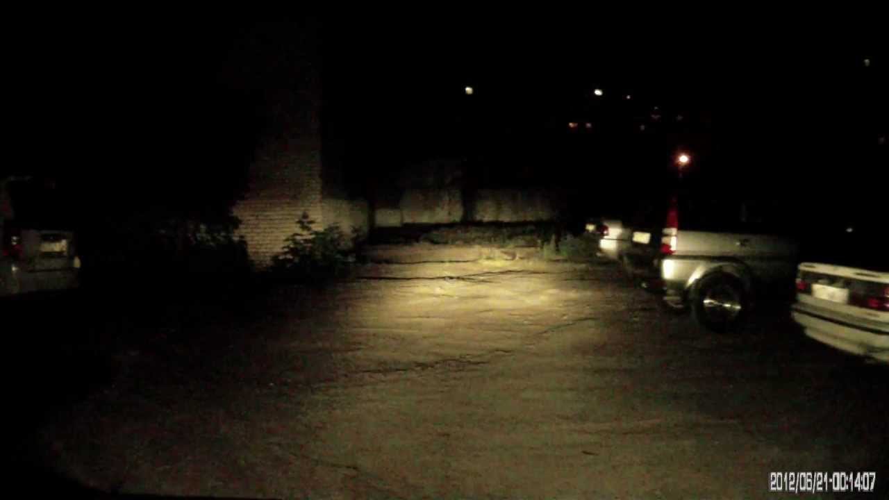 Видеорегистраторы. Установка видеорегистратора заднего вида. Видеорегистратор ночная съемка высокое качество. Как снимают видеорегистраторы ночью. Без питания видеорегистратор не работает парковка.