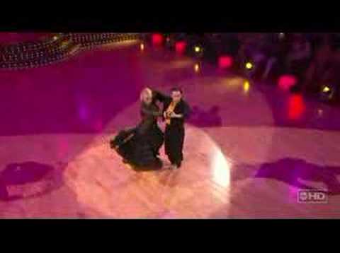 Apolo Anton Ohno & Julianne - Paso Doble (Encore)