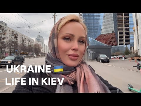 Ukraine 🇺🇦Life in Kiev. April 9, 2025. The Streets of Tatarbunary, Ukraine. Streets Scenes.
