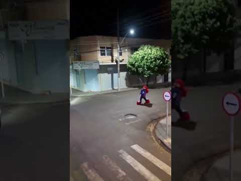 carreta Liga da Justiça em Santa Mariana PR