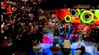 Seu Jorge e Almaz toca Rock with you