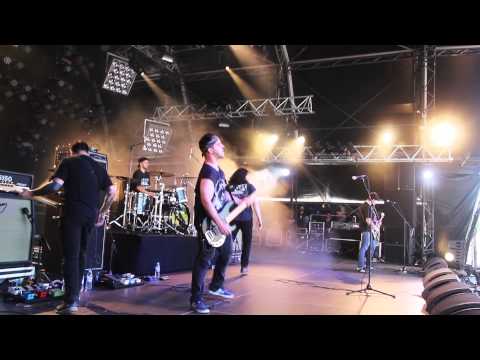 Twitching Tongues - Disharmony (Live from Hellfest 2015)