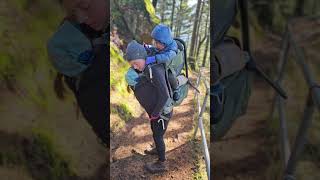 Thule Sapling dětské nosítko Ukázka použití nosítka Thule Sapling