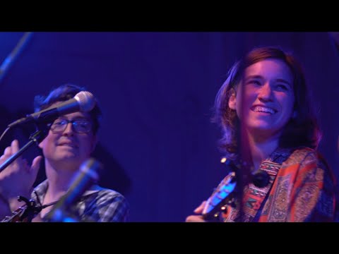 Stuck in the Middle with You (live at Bush Hall in London)