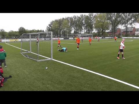 18 mei 2013 PVCV E5 - VV De Meern E5 com 1-4 PVCV op paal