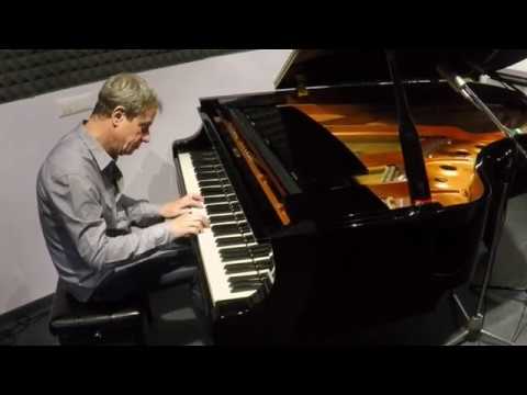 Pierluigi Giombini plays "I like Chopin"