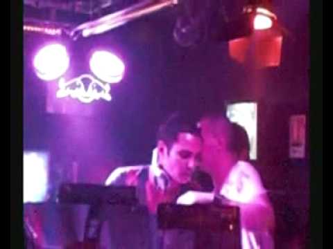 David Vendetta en live. playing Unbreaking silence