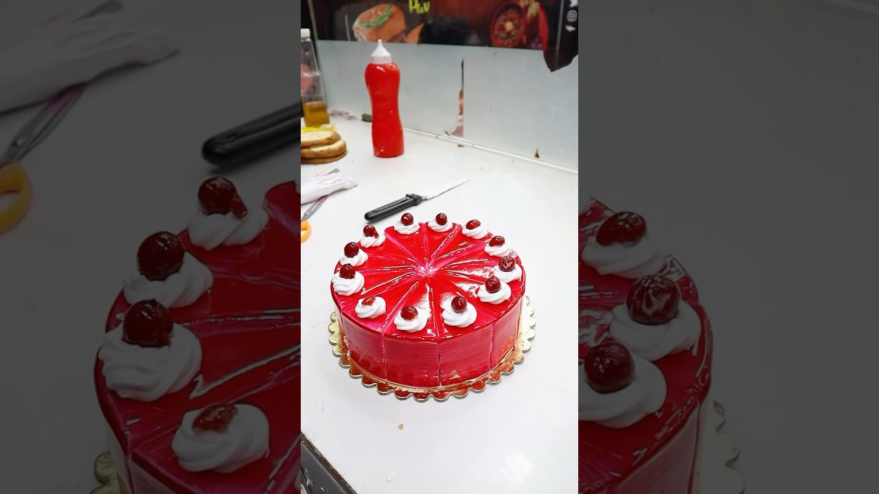 Strawberry pastry’s 🥮😍😍#strawberrycake #cakeart