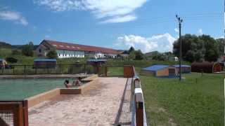 preview picture of video 'Zwembad camping Chvalsiny Tsjechie met onze huurtenten Rent4tent'