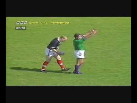 3-Battle of Brive Jenks kick at goal