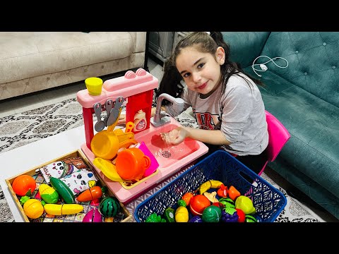 HAYIR!! OLAMAZ !! SALONUN ORTASINDA SU AKAN LAVABO İLE BULAŞIK YIKIYOR!!