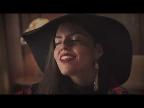 Carla Riojas - Motivos (VIDEO OFICIAL)