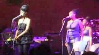 Erykah Badu Live Performance, &quot;Twinkle,&quot; 5.10.08