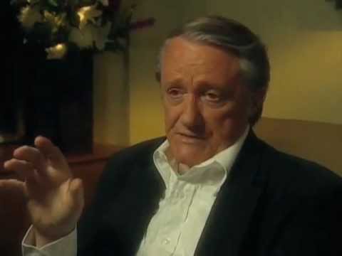 Robert Vaughn discusses his opposition to the war in Vietnam - EMMYTVLEGENDS.ORG