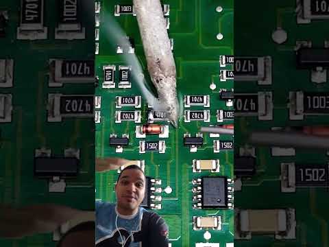 Vídeo: A maneira mais simples de tirar componente SMD: 1 método direto