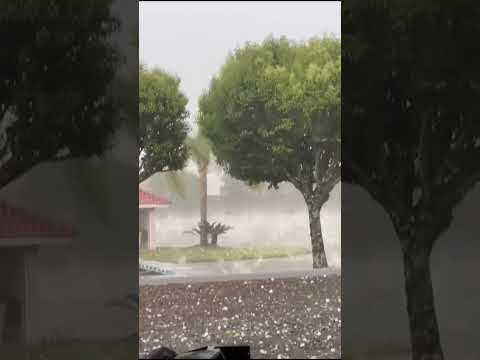 ASSUSTADOR! Granizo do tamanho de bola de golfe atinge Erechim - RS!