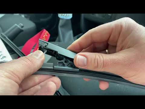 How to replace the front wind shield wipers - Wiper Blades replacement Dacia Sandero DIY