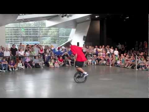 EJC 2011 meets EUC - Juggling Scene and Unicycle Flat Finals in BMW Welt