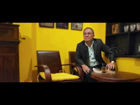 Bên ly cà phê đắng - Vũ Linh